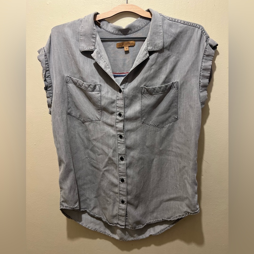 JACHS Girlfriend Gray Button-Down Top – Size Medium 🤍✨
